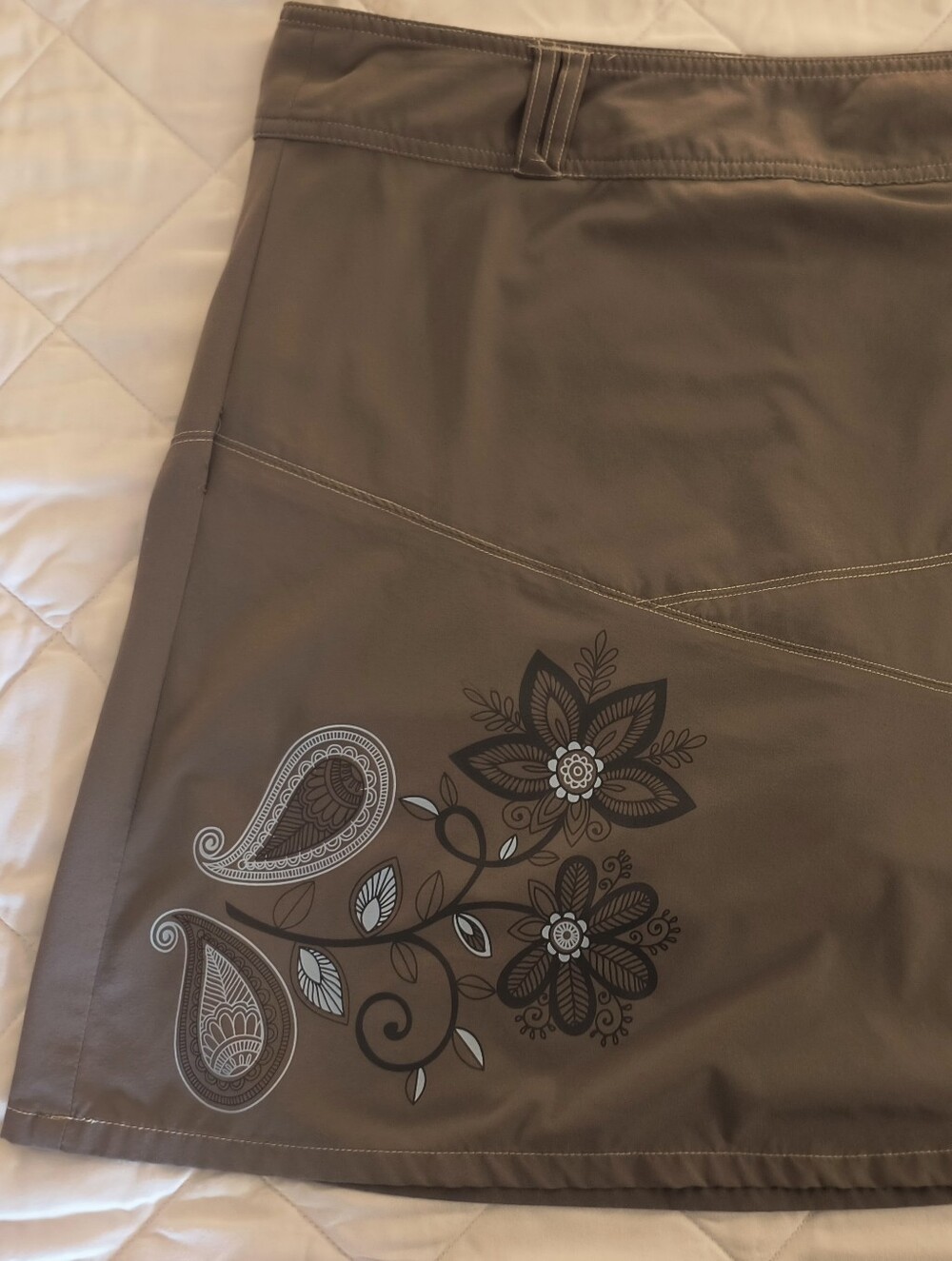 Sahalie Brown and Cream Label Detail Skort